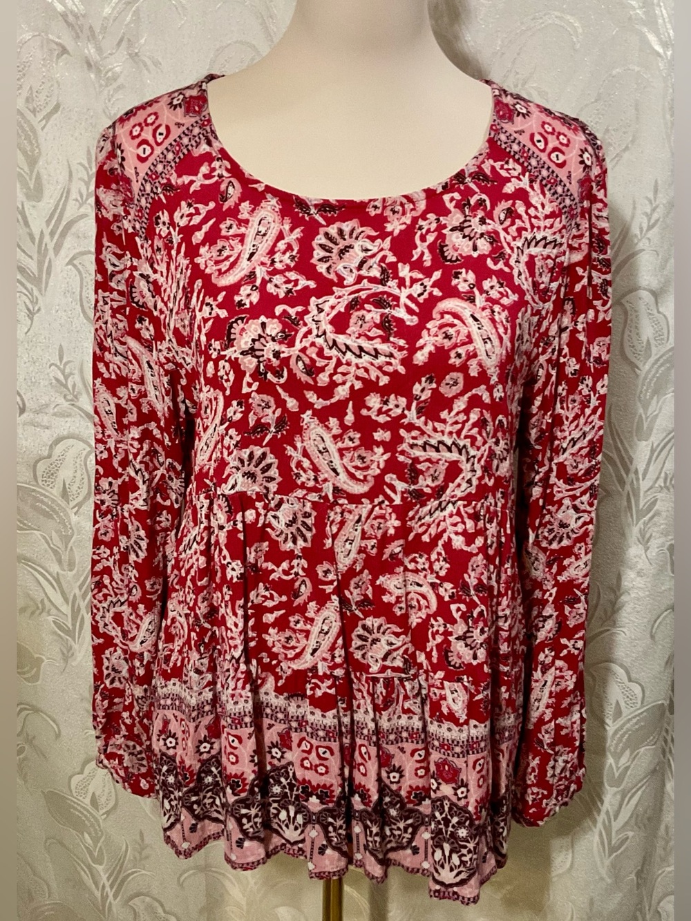 Knox Rose Red Paisley Scoop Neck Long-Sleeve Tunic